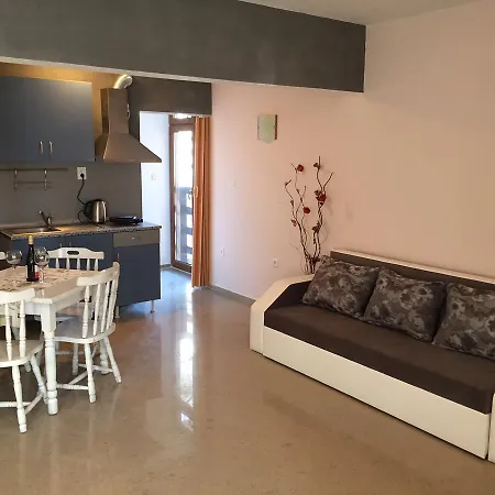 Guest house Afrodita 2*